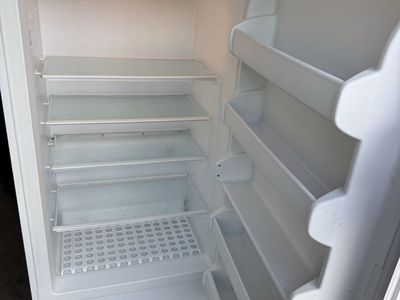 White Upright Fridge works great $100 its plug in for u to see
