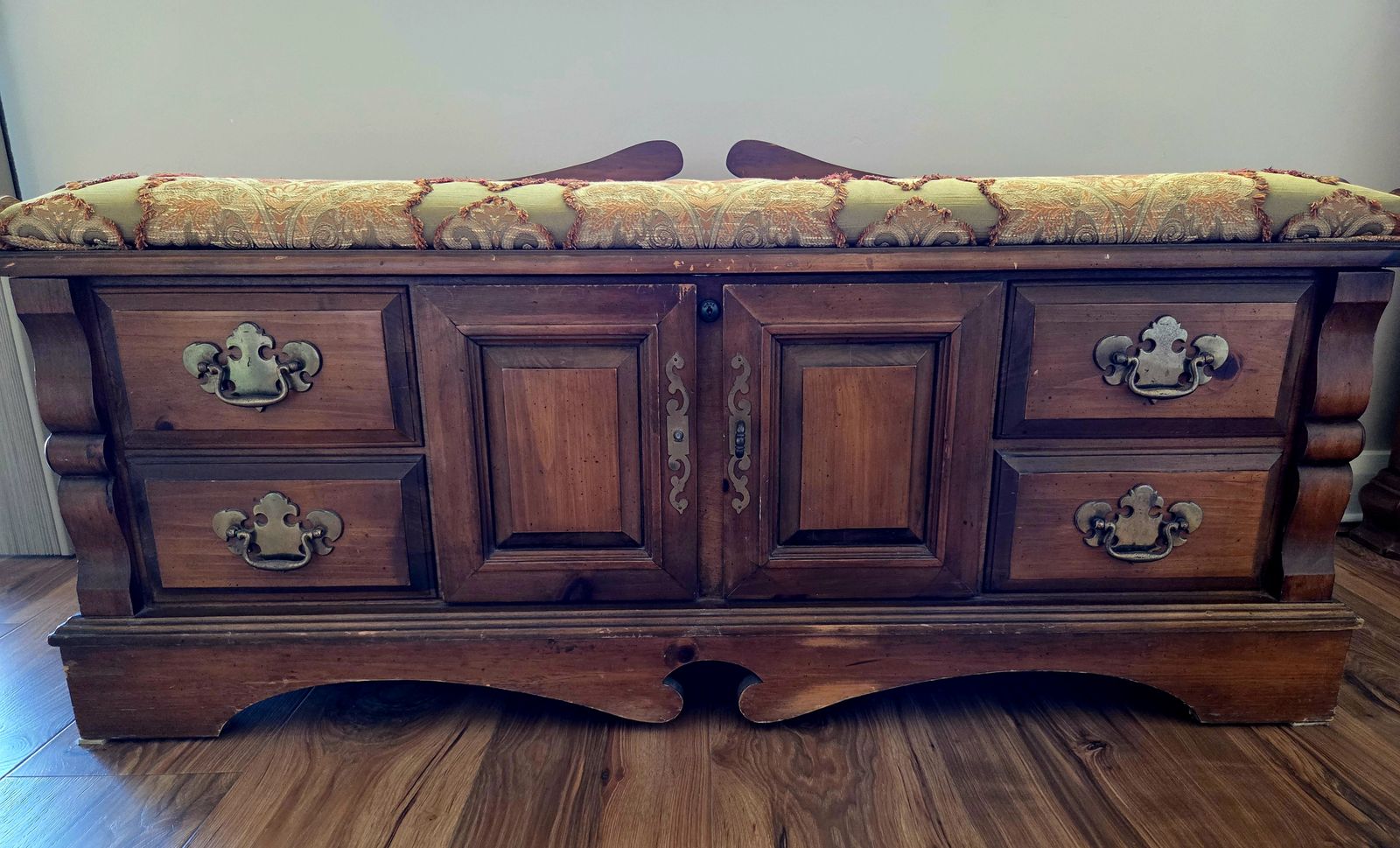 Vintage Cedar Chest with removable cushion