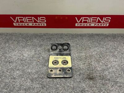 E11-6085 BRACKET-REMOTE LUBE