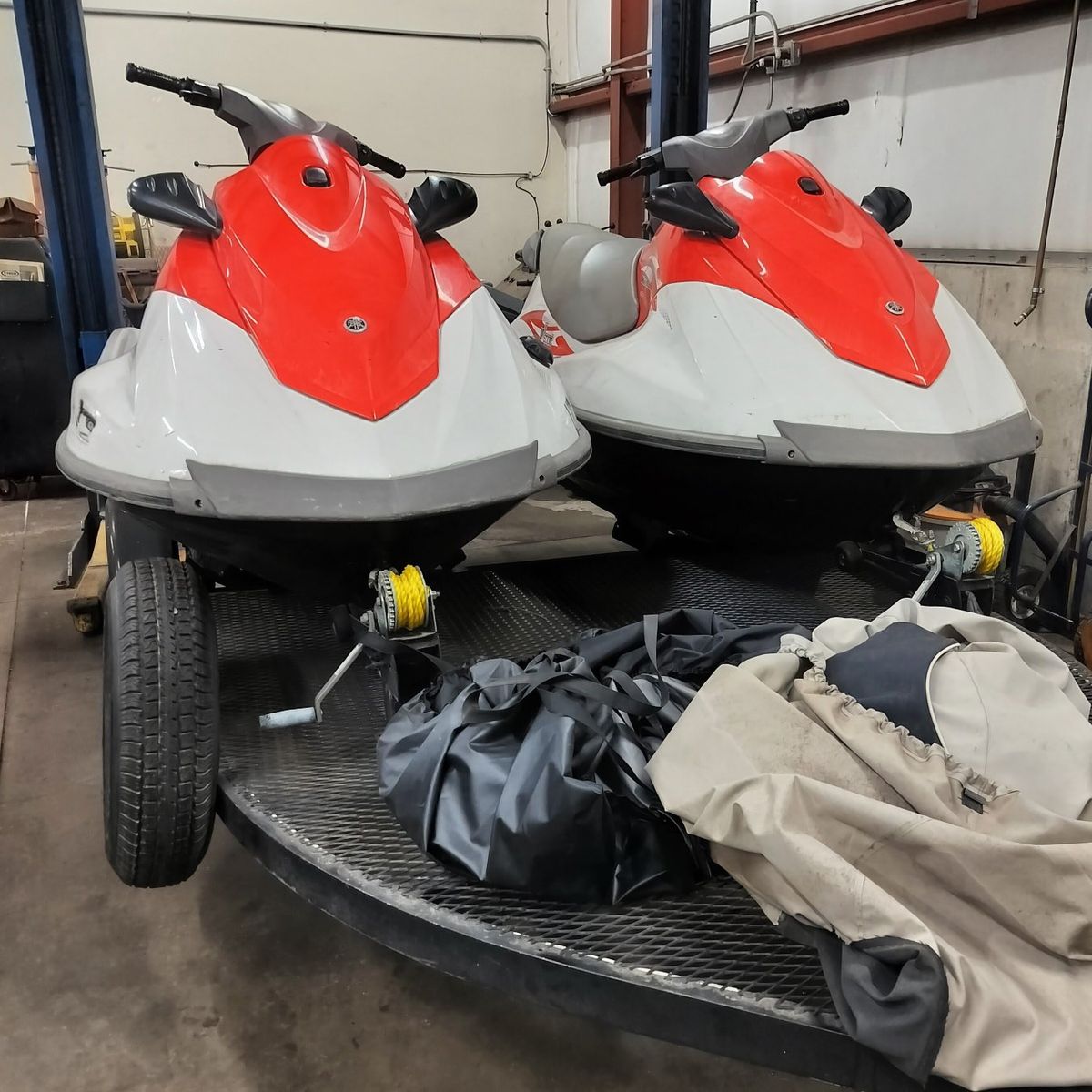 2015 Yamaha wave runners v1sport 60 hours & trailer