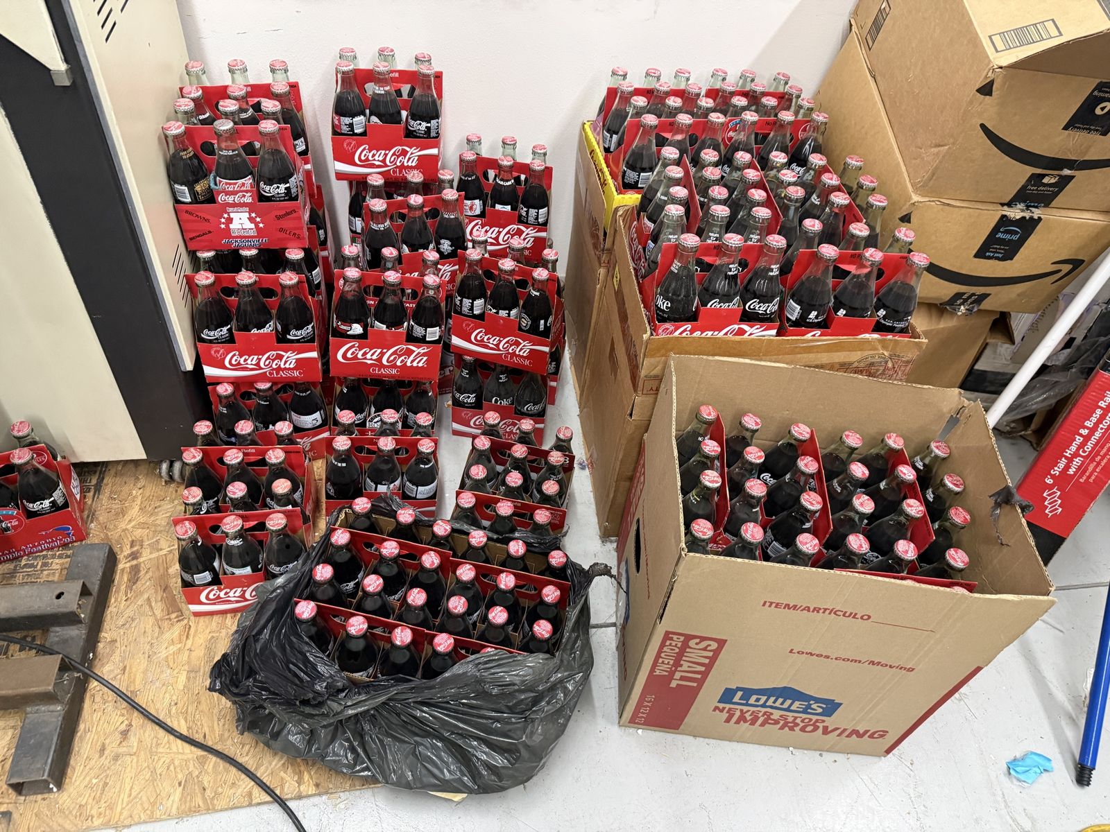Lot of Coca Cola Classic Bottle 8oz Unopened w/ Case