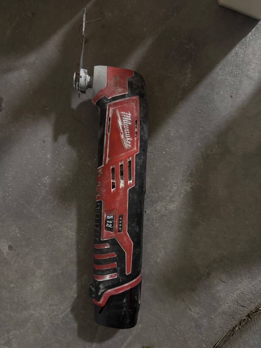 Milwaukee M12 Cordless Multi-Tool Oscillating Tool - Red/Black