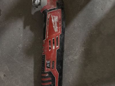 Milwaukee M12 Cordless Multi-Tool Oscillating Tool - Red/Black