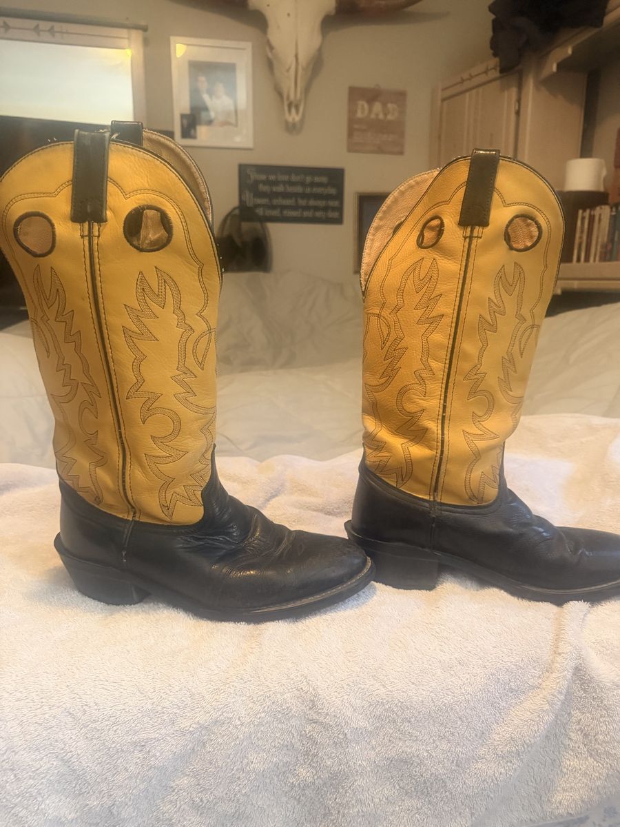 Men’s size 10 Buckaroo western boots