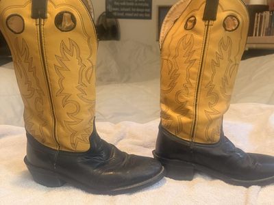 Men’s size 10 Buckaroo western boots