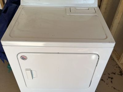 Whirlpool Gas Dryer in White - Front Loading