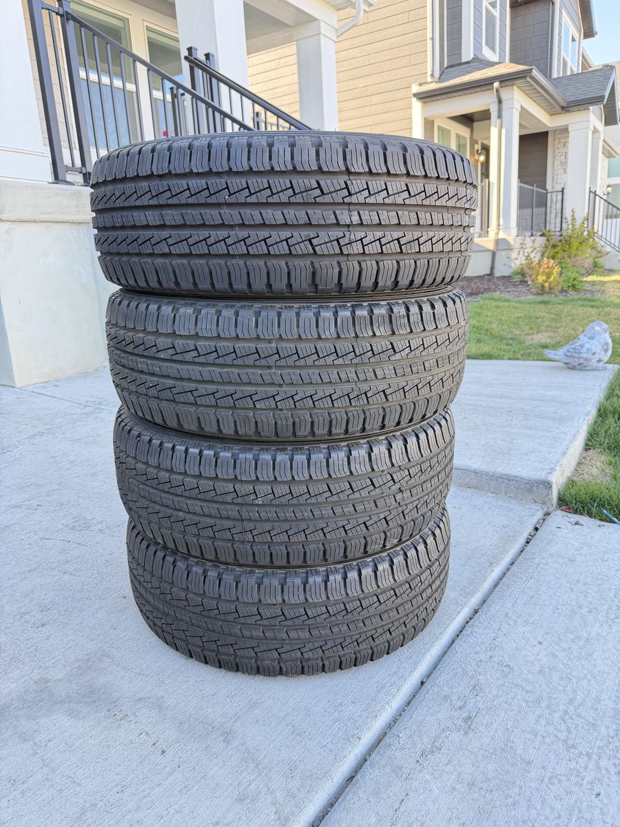 245/50R20 Pirelli Scorpion STR Almost new
