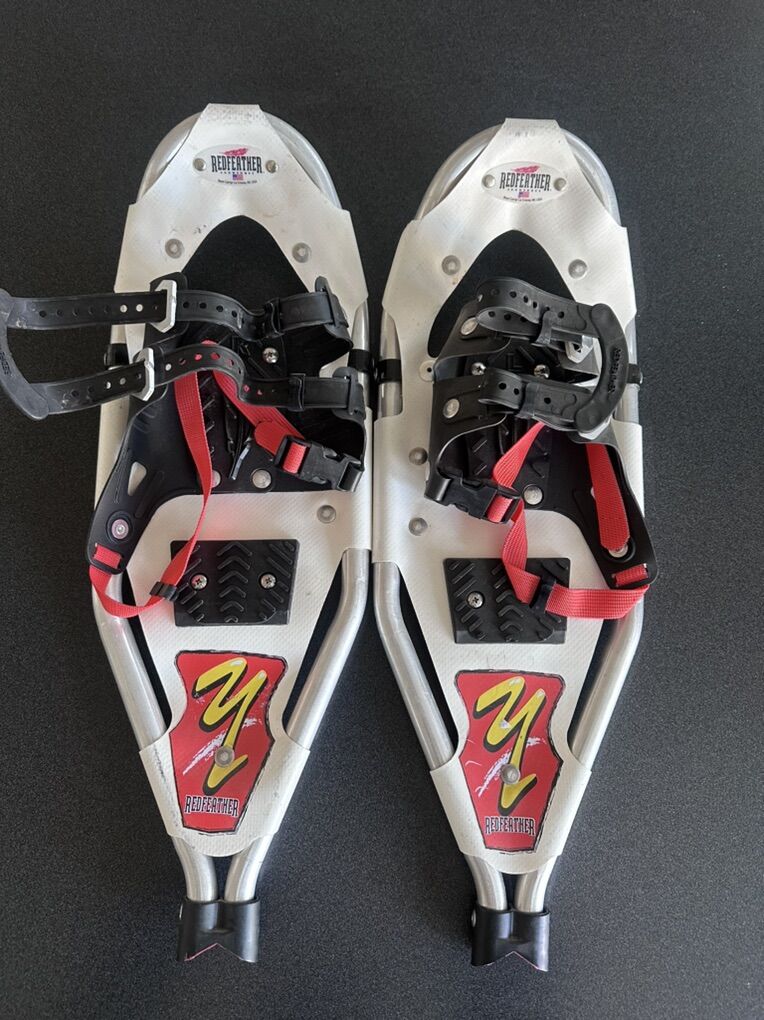 SnowShoes Used Red Feather 21 Inches