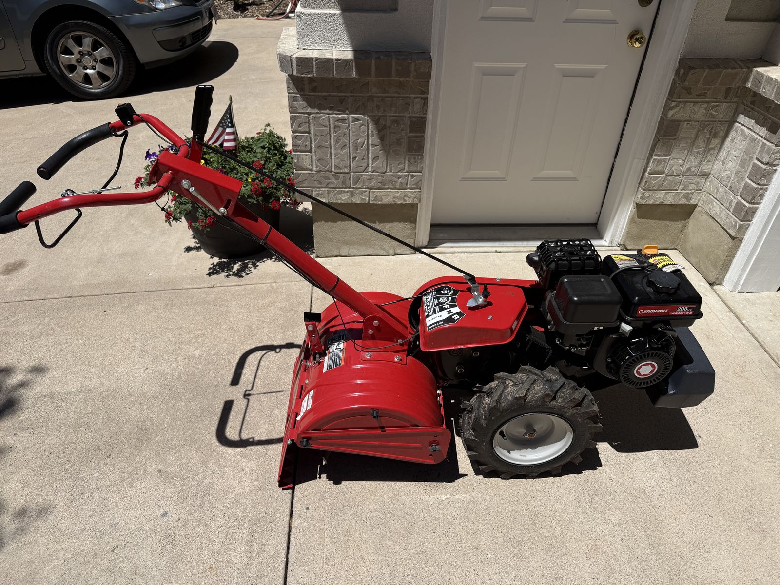 Troy-Bilt 21AB45M8766 Dual Direction Tiller, 208 cc Engine Displacement, OHV Engine, 18 in Max Tilling W, Rear Tine---Like New!
