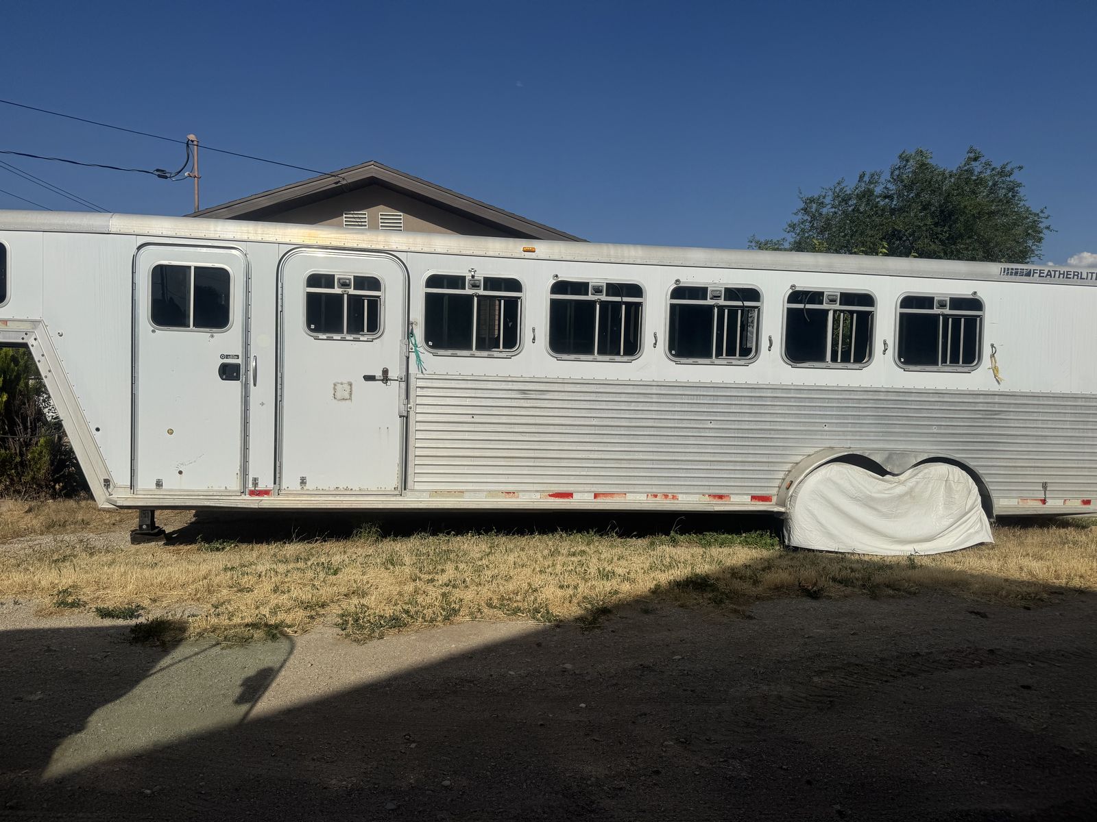6 horse featherlite aluminum trailer