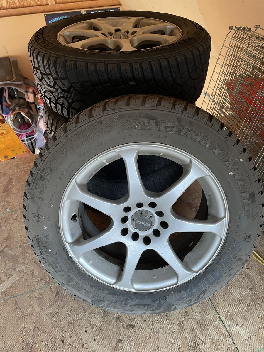 205/60 R16 (4 nice tires with rims)