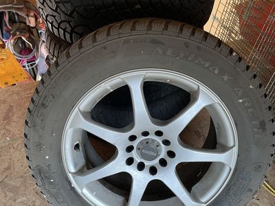 205/60 R16 (4 nice tires with rims)