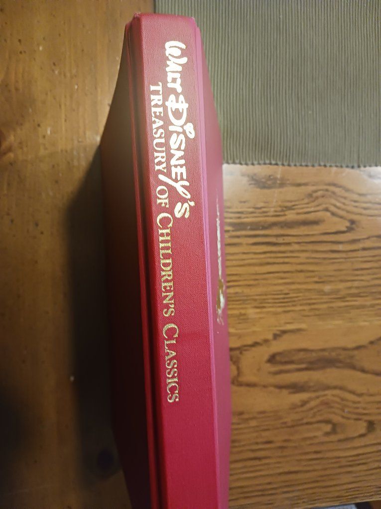 Book Walt Disney's Treasury of Children's Classics