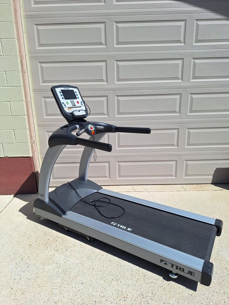 True CS400 Treadmill