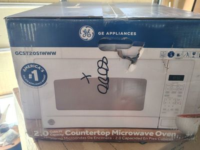 GE Countertop Microwave Oven 2.0 Cu. Ft. White GCST20S1WWW New in Box