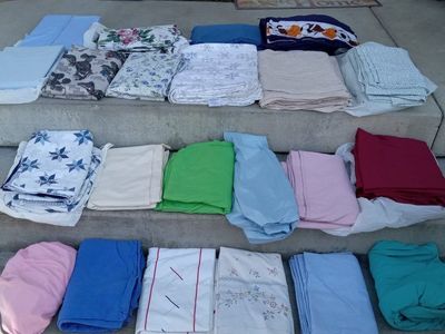 Twin Sheet Sets & Individual Sheets – Clean, No Stains