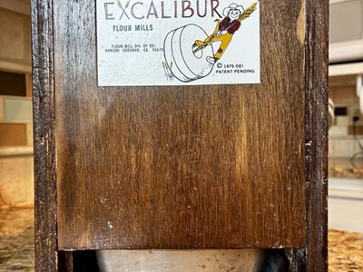 Excalibur Flour Mills 1975 Vintage Wood Grain Electric Grain Grinder Mill