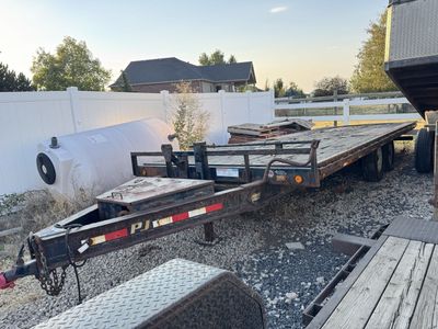 22’ PJ Deck-over 14K Hydraulic Tilt