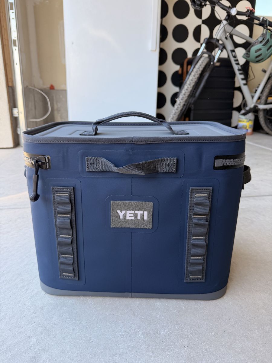 YETI Hopper Flip 18 Soft Cooler - BRAND NEW - Navy Blue - Portable, Durable, & Leakproof