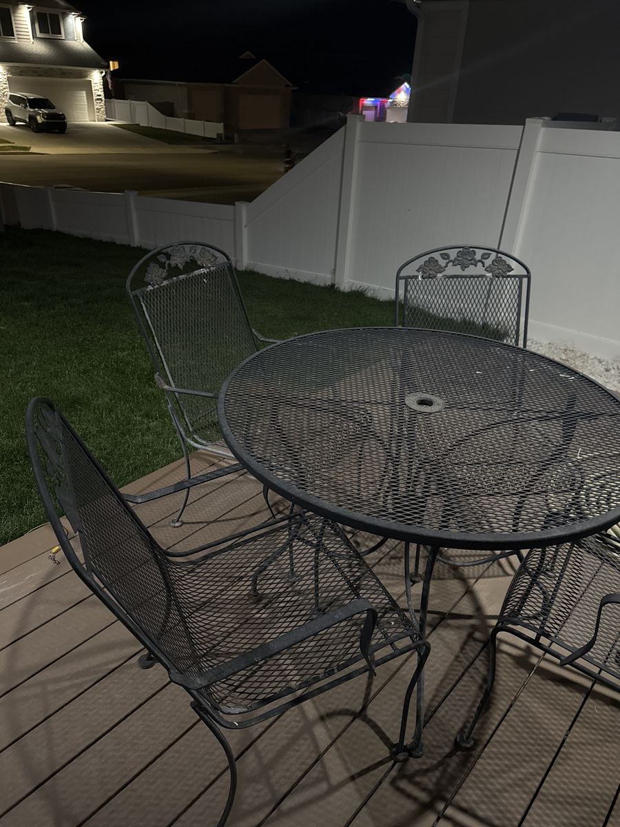 Outdoor table & chairs