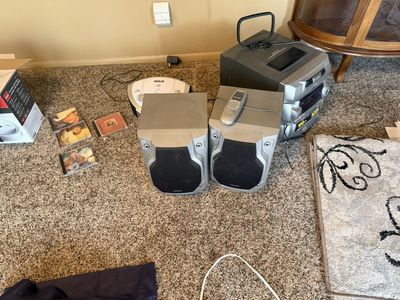 Audiovox Shelf Stereo System with Speakers and Remote