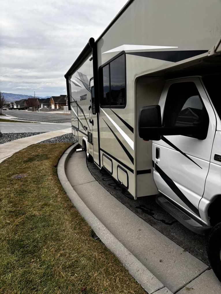 2021 Gulfstream Conquest