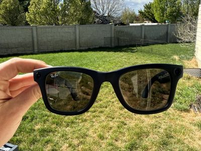 Ray-Ban Meta Wayfarer Gen 1 Smart Glasses – Transitions Lenses – Excellent Condition