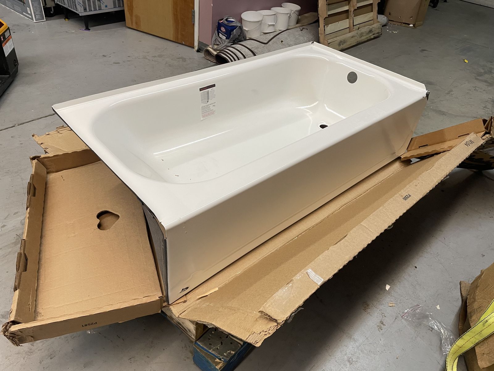 New 60"x30" Porcelain Enameled Steel Soaking Bathtub