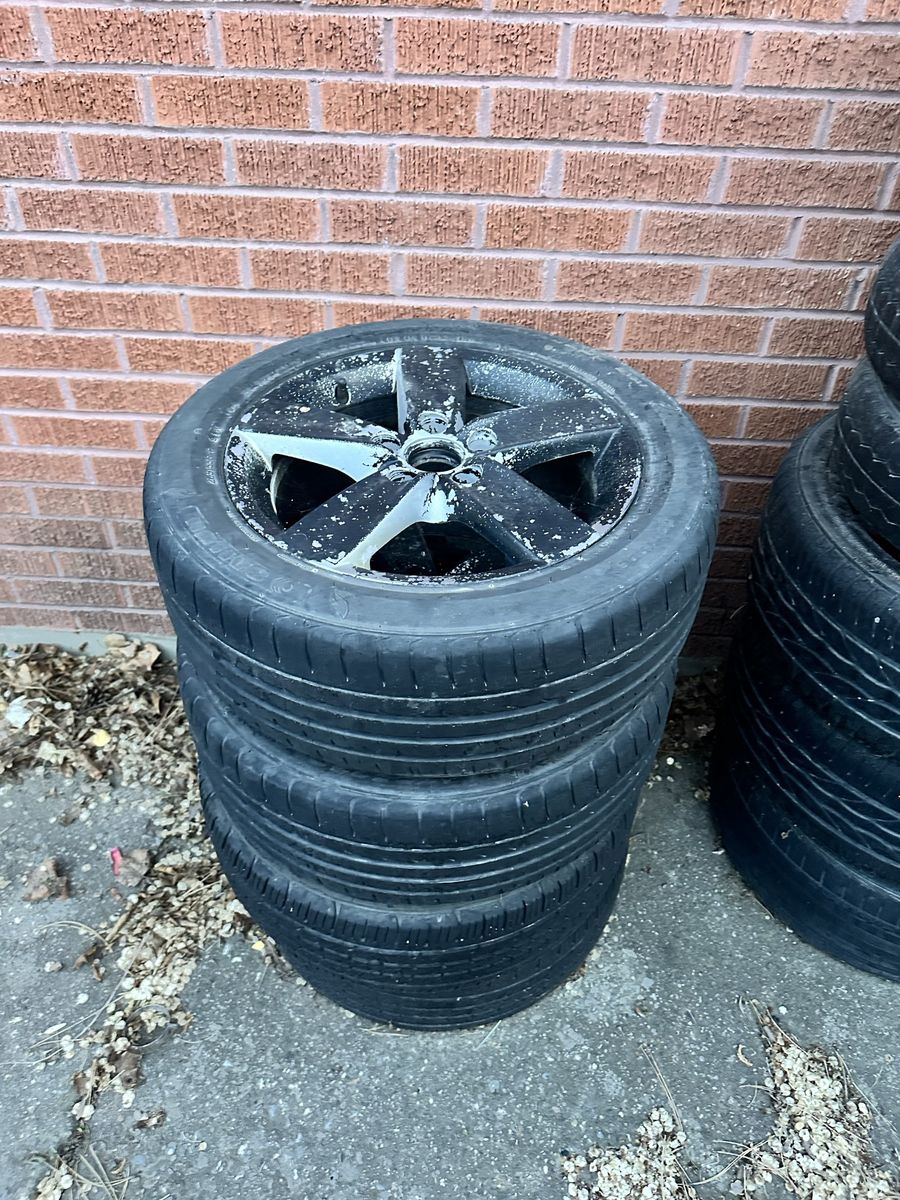 VW Jetta wheels and tires