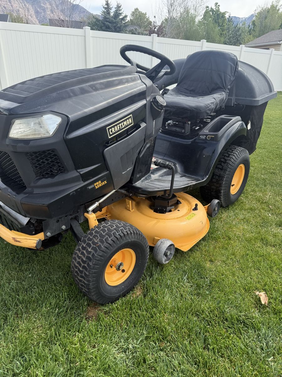 Craftsman Riding Lawnmower w/ Bagger