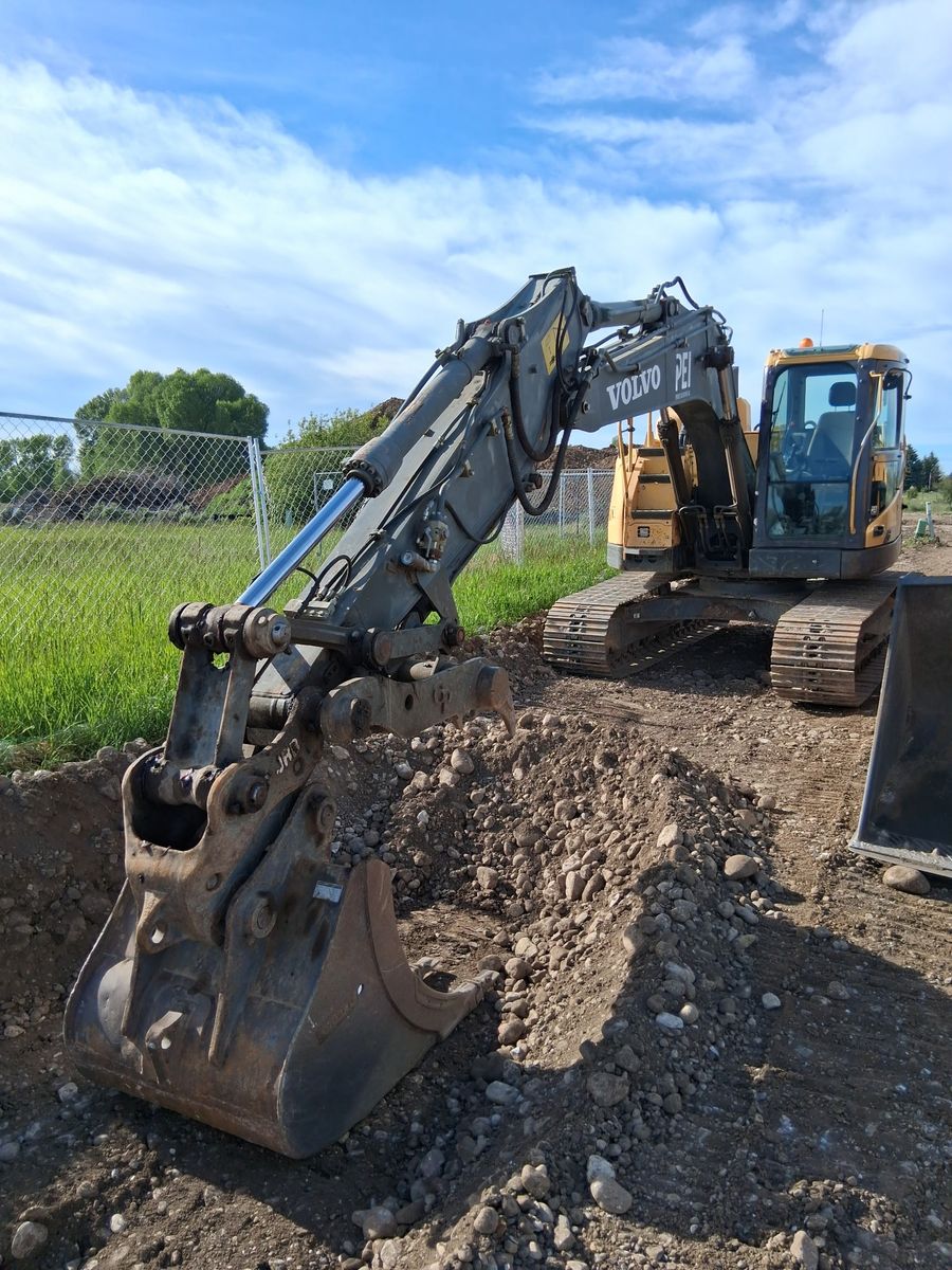 2012 Volvo ECR 145DL Excavator with Thumb