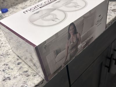 Momcozy M5 Wearable Breast Pumps Double Hands-Free Electric Pump Set