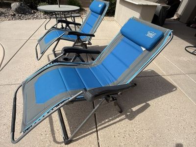 Timber Ridge Zero-Gravity Lounger With Side Table