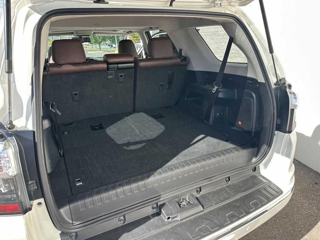 Main image 9