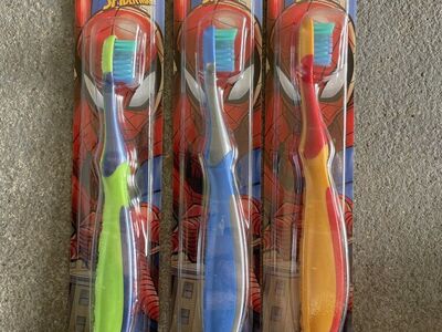 Oral-B Kid Toothbrushes Brand New Sealed