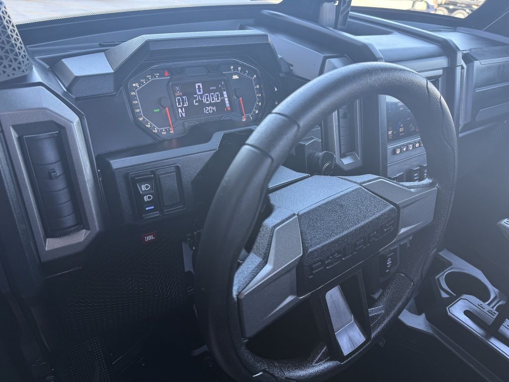Main image 6