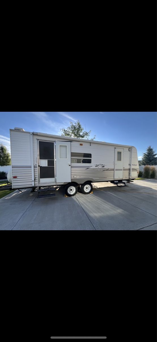 2007 Springdale 25’ by Keystone Camping Trailer Travel Trailer with Slide
