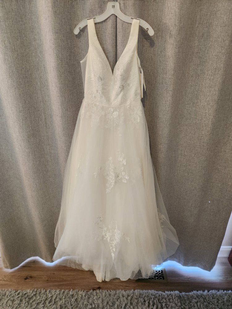 Wedding Dress Size 8