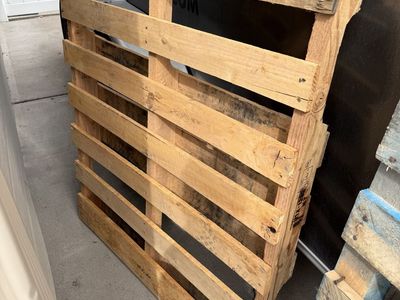 Free Wooden Pallets