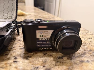 Sony cyber shot DSC H55 digital camera