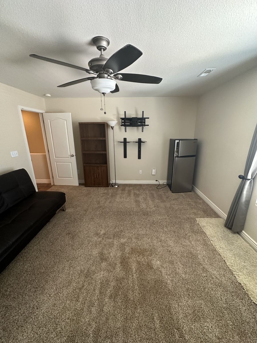 Main image 12