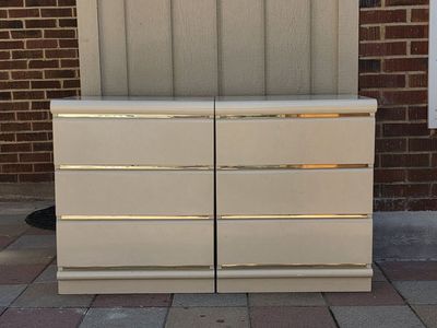 Vintage Broyhill Premier Collection Lacquered 3 Drawer Nightstand Set