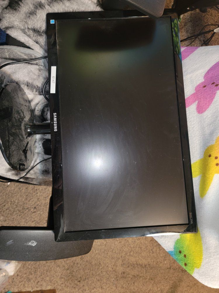 Samsung S24C350BL 24" LED Monitor - Black, Used