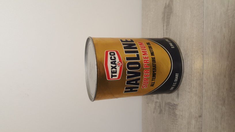 mancave decore unopened antique oilcan