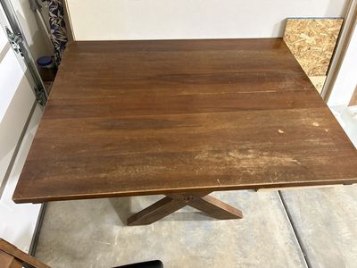 Counter Height (36") Dining Table 4' x 5' Expands to 5'x5' with included table leaf