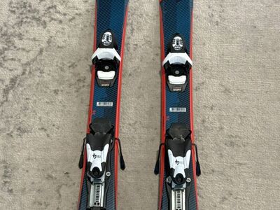 Kids Skis for a 3-5 year old child. Rossignol Kids Sender Skis w/ Look BIndings