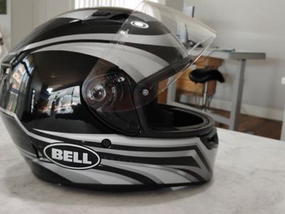 Bell P399 Size Large Motorcycle Helmet