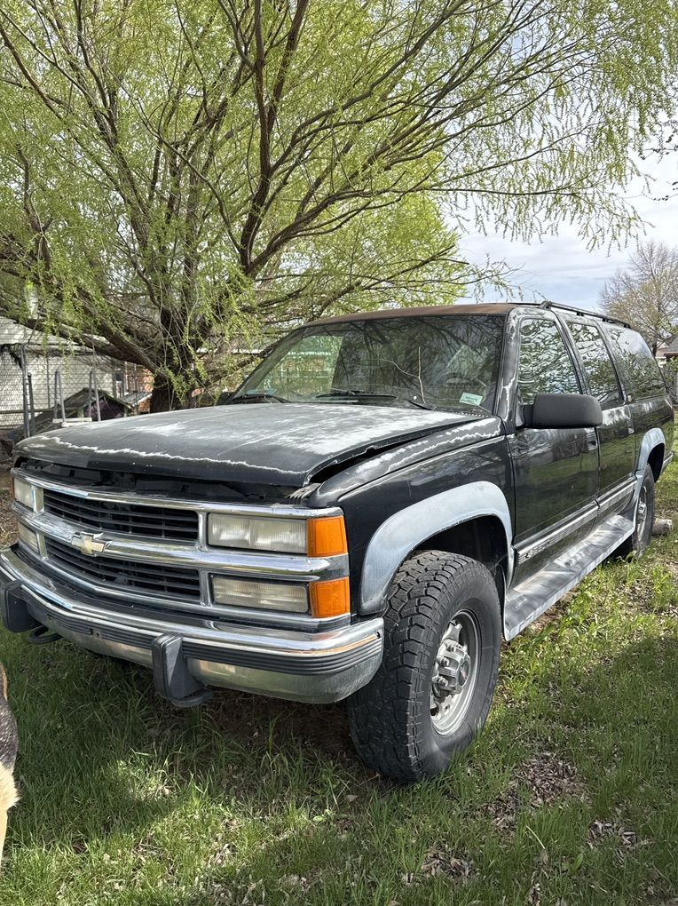 1994 7.4 Suburban