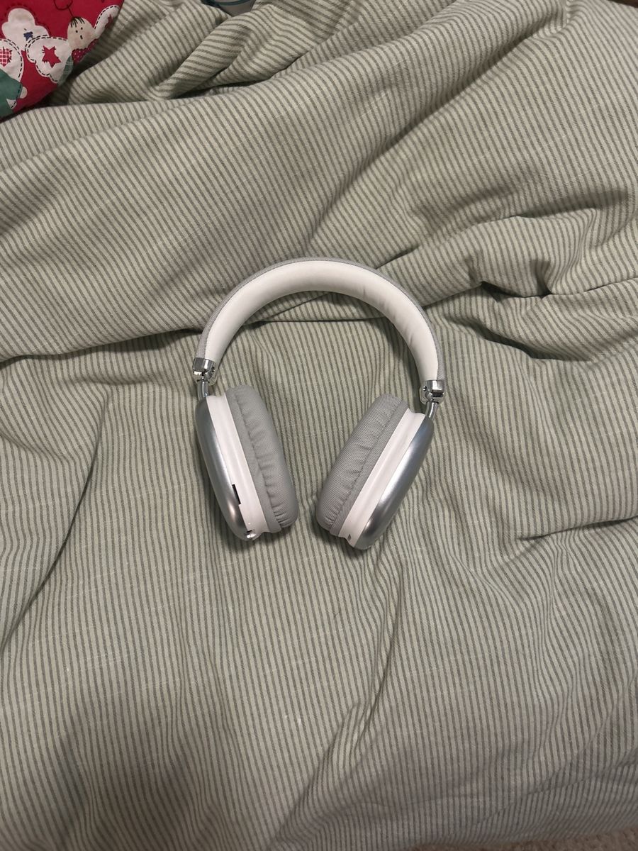 Apple AirPods Max Wireless Over-Ear Headphones - Space Gray
