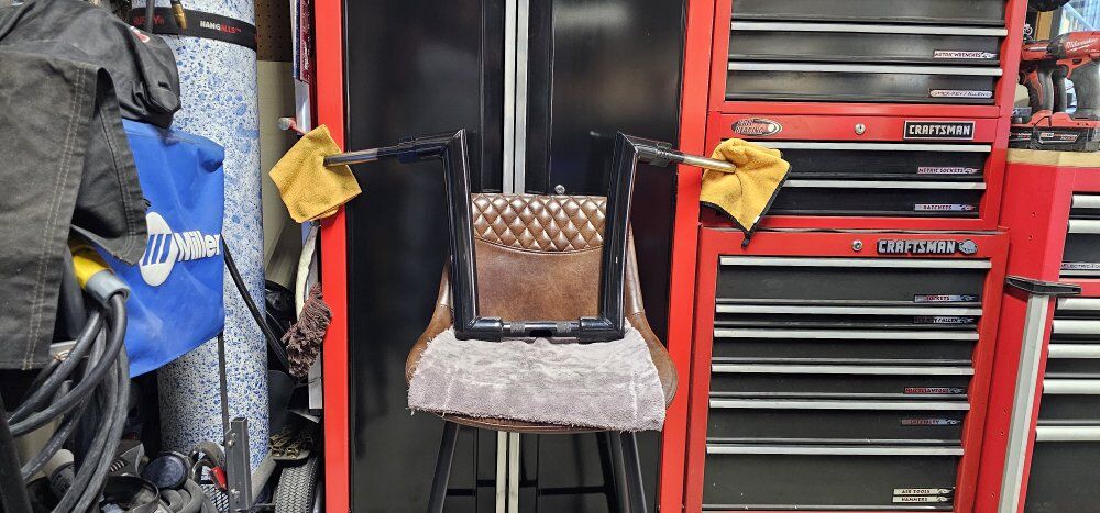 King Curve Rhino 2" Handlebars for Harley-Davidson